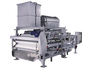 生活污水處理設(shè)備由混凝沉淀池、調(diào)節(jié)池、膜生物反應(yīng)器三大模塊組成